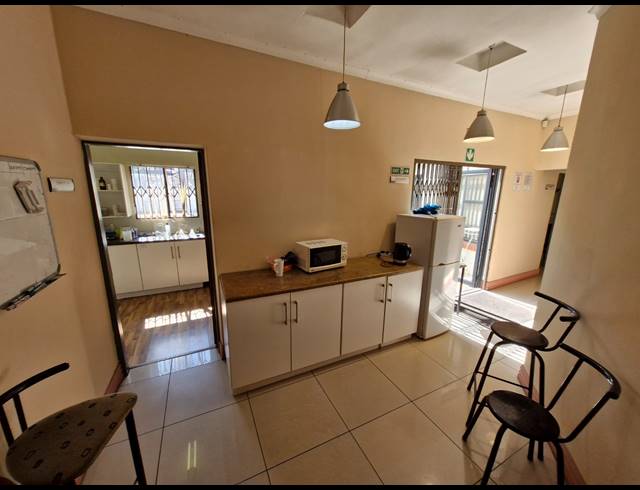 400M² OFFICE TO LET IN BARDENE